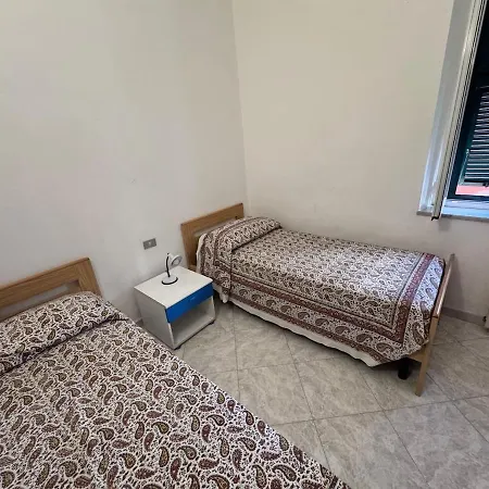 Apartment In The Historic Center Orange Levanto